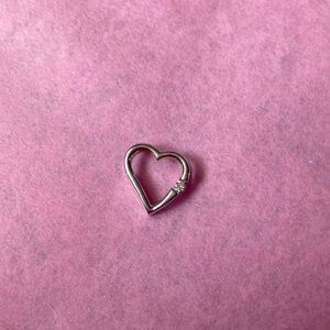 Delicate White Gold Heart Pendant